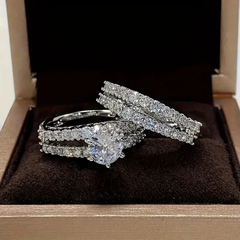 Eterna™ | 18K Gold Radiance Ring Set