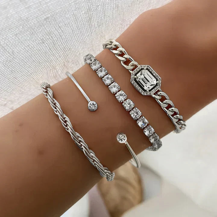 Domitia™ | 18K Gold Calvina Bracelet Set
