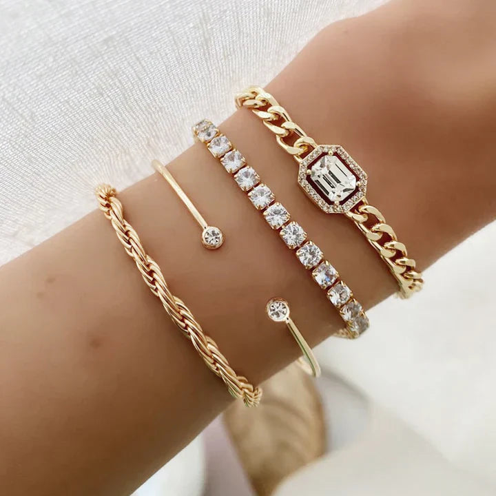 Domitia™ | 18K Gold Calvina Bracelet Set